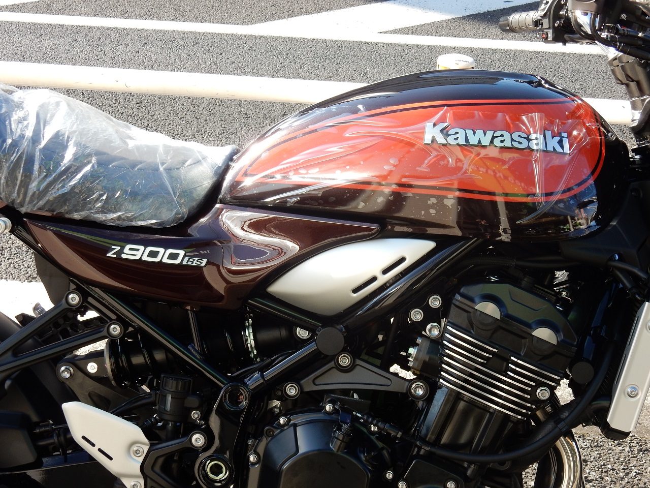 キャンディトーングリーン FRPフロントフェンダー Z900RS/CAFE